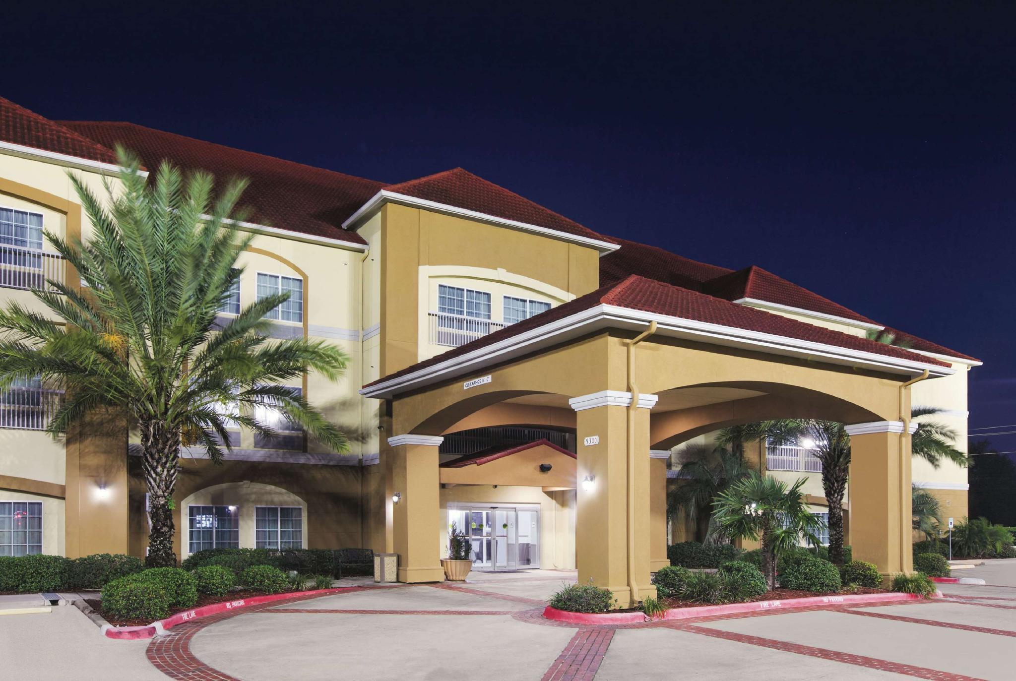La Quinta By Wyndham Bay City Exterior photo